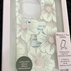 Apple iPhone 6.1" Pro Case - White Floral Design